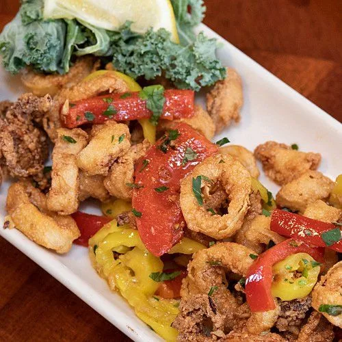 Fried calamari with peppers